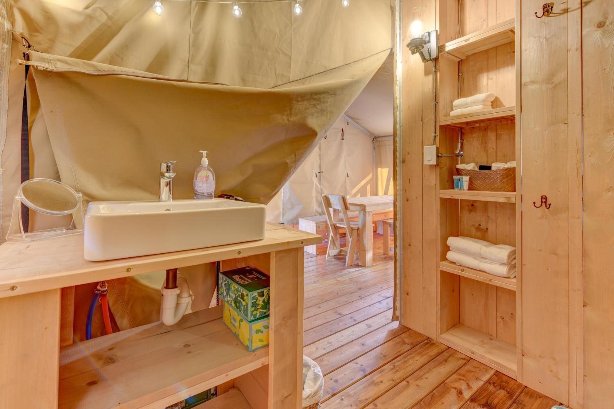12 Fires Luxury Glamping With Heating #1 Hotel Johnson City Exterior foto